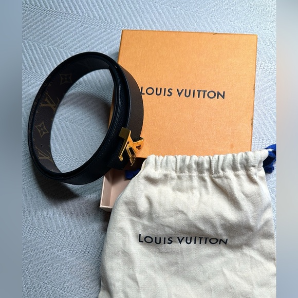 Authentic Louis Vuitton Belt (reversible) - Picture 4 of 4